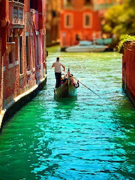 Word City Venezia Canal